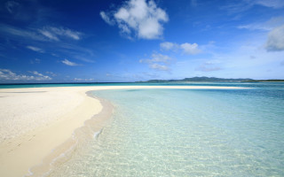 Beach clear blue water white - a white sand beach free wallpaper