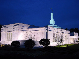Large white building tall tower - the top of the building free wallpaper