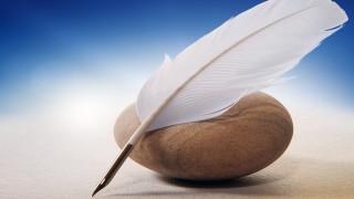 Feather rock pen blue sky - a feather free wallpaper