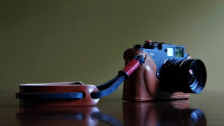 Camera strap lomography green wall - a green wall behind free wallpaper