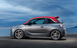 Silver car red top beach - a beach near the ocean free wallpaper