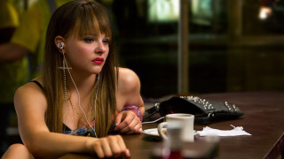 Woman coffee purse earphones portrait - les automatiste free wallpaper