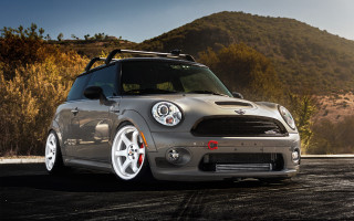 Small car rack parking lot - a small car free wallpaper