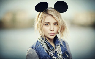 Beautiful blonde woman mickey ears - her shoulder free wallpaper for desktop