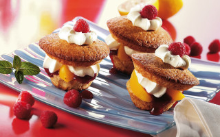 Plate desserts raspberries lemons food - camille bombois free wallpaper