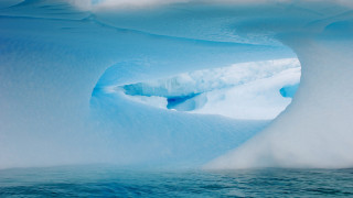 Large iceberg openings ecological matte - water free wallpaper for desktop