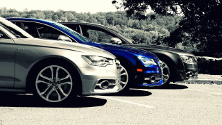 Cars parked tiltshift sunny day - a sunny day free wallpaper for desktop