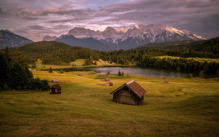 Small huts lake mountains bernd - a lake and mountains free wallpaper for desktop