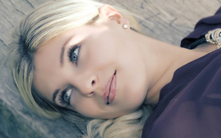 Blond woman purple dress laying - blond free wallpaper