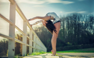 Woman leaning bridge stretching legs - elizabeth polunin free wallpaper for desktop