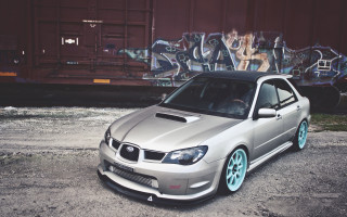 Silver car train graffiti pearlescent 2 - a train car free wallpaper