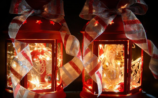 Two red lanterns lights bows - bow free wallpaper