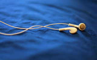 Earbuds blue sheet cord night - a cord free wallpaper