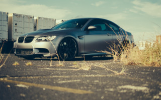 Silver car parking lot train - a parking lot next free wallpaper