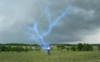 Man field lightning cloud shock - volumetric lightning free wallpaper