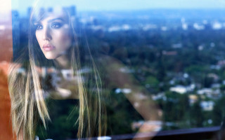 Woman cityscape reflection impressionist blurry - a view of a city free wallpaper