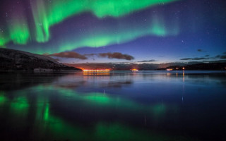 Aurora borealis lake night reflections - david boyd free wallpaper