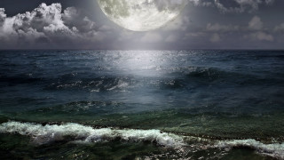 Full moon ocean waves clouds - moonlight free wallpaper for desktop