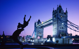 Statue bridge night purple sky - free city wallpaper for desktop