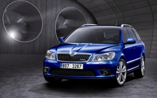Blue car tunnel fan 3d - a tunnel free wallpaper
