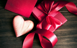 Heart wooden ribbon red box - box free wallpaper