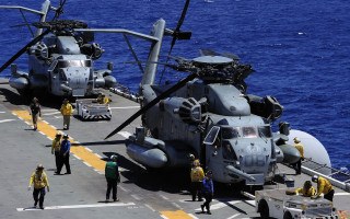 Helicopters ship ocean people scifi - a ship free wallpaper