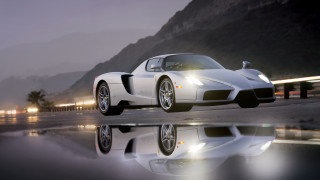White sports car mountain night - reflective free wallpaper