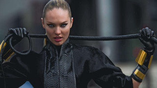 Woman yellow gloves holding sword - bettina heinenayech free wallpaper