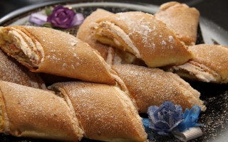 Pastries flowers blue roses pastel - ceferí olivé free wallpaper