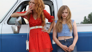 Two women van cigarette purse - filmic free wallpaper for desktop