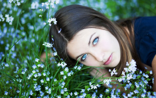 Woman flower field blue eyes - a field of flowers free wallpaper