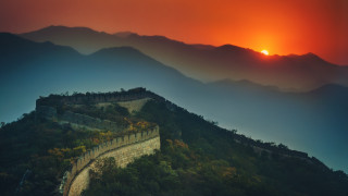 Sunset great wall mountains foggy - arthur pan free wallpaper