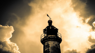 Lighthouse flag cloudy sky sunset - lightroom free wallpaper