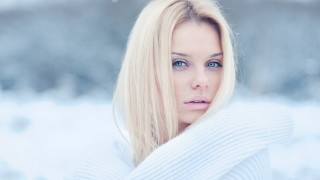 Blonde woman blue eyes snow - a picture in the snow free wallpaper