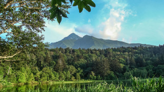 Adawalker mountainlake trees clouds artsandcrafts - a lake in the foreground and trees free wallpaper
