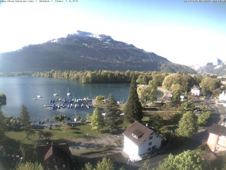 Lake mountain boats houses bridge - a few house free wallpaper for desktop