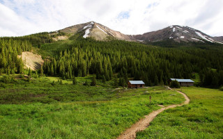 Mountain cabin dirt path forest - a dirt path free wallpaper