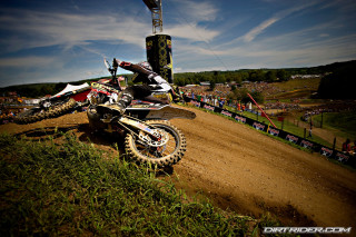 Dirt bike rider track crowd 2 - the stand behind free wallpaper