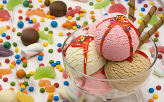 Ice cream candy confetti food - a glass bowl free wallpaper