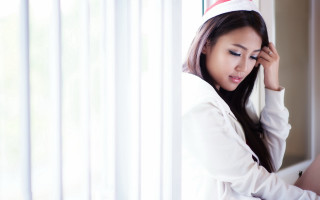 Woman santa hat smile window 2 - dr. atl free wallpaper