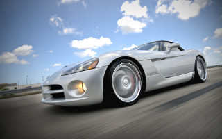 Silver sports car cloudy sky 3 - the front wheel free wallpaper