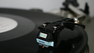 Record player black blue turntable - a record player free wallpaper