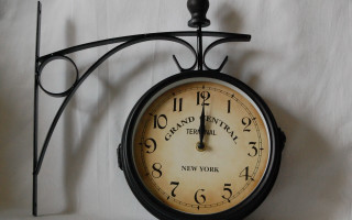 Steampunk clock kinetic art deco - a black clock free wallpaper