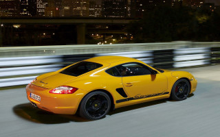 Yellow sports car night city 5 - a city street free wallpaper