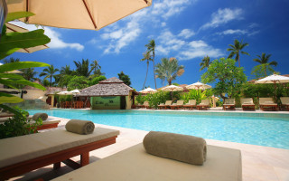 Large pool lounge chairs umbrellas - large free wallpaper for desktop