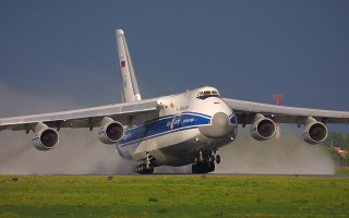 Jetliner takeoff smoke engine landinggear - gear free wallpaper for desktop