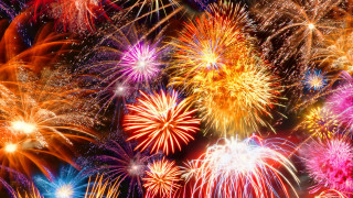 Fireworks sky colors shapes explosions - different free wallpaper
