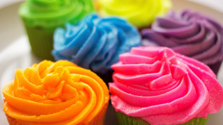 Cupcakes colorful white plate blurry - pastel free wallpaper