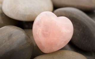 Heart rock pile pink frosted - top of a pile free wallpaper
