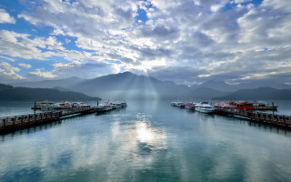 Lake mountains pier boat sky - free ship wallpaper